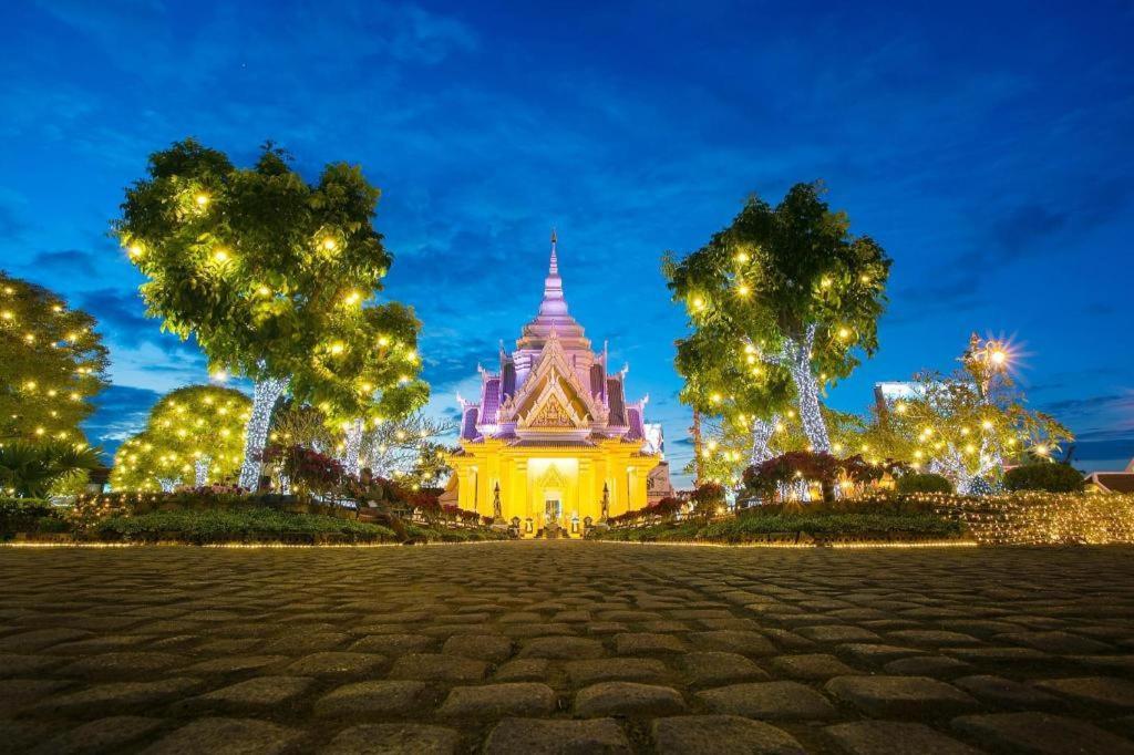 Qbix Hotel Khon Kaen Ngoại thất bức ảnh