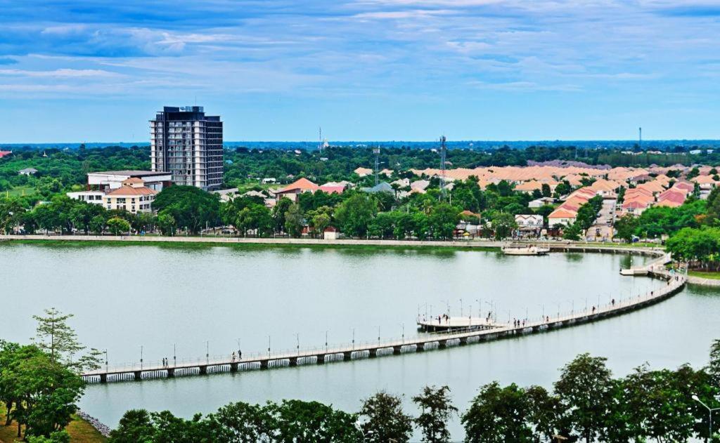 Qbix Hotel Khon Kaen Ngoại thất bức ảnh