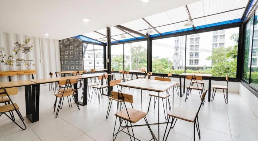 Qbix Hotel Khon Kaen Ngoại thất bức ảnh