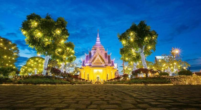 Qbix Hotel Khon Kaen Ngoại thất bức ảnh